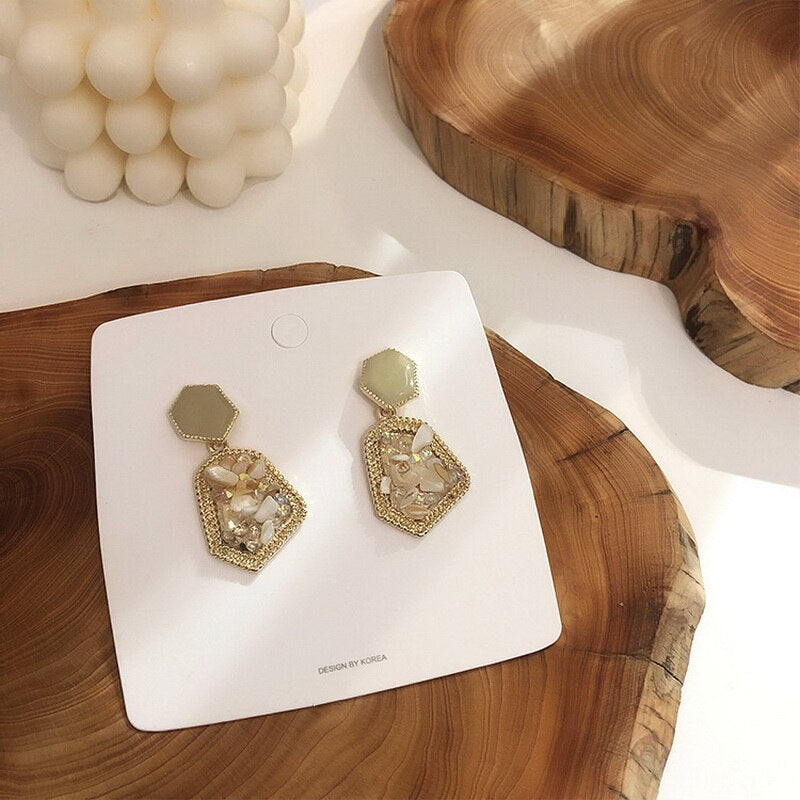 New Korea Irregular Natural Stone Crystal Drop Earrings for Women Vintage Metal Gold Geometric Dangle Earrings Fashion Jewerly